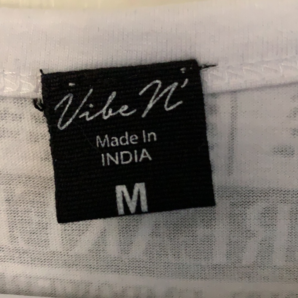 Vibe N - Black and White Top - NWOT - Picture 8 of 10
